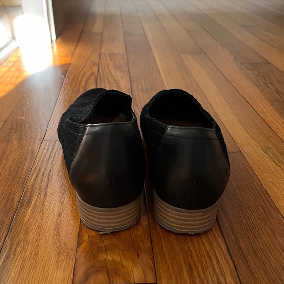 Clarks Juliet Hayes Heeled Loafers in Black - Picture 4 of 7